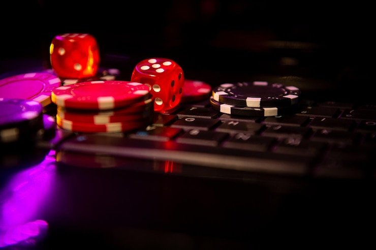 Pengguna bertanggung jawab menjaga keamanan akun dan mengikuti aturan main di platform